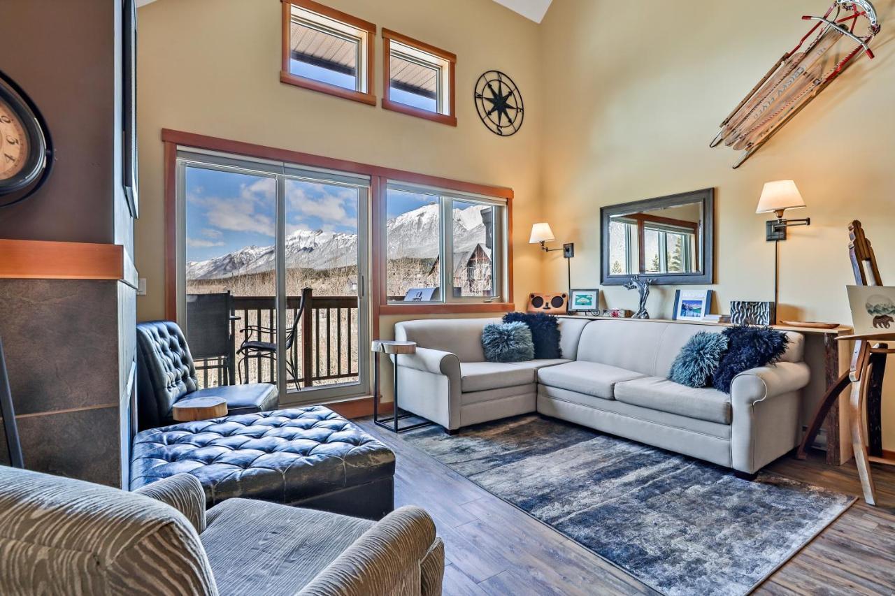 Spectacular Mountain View Corner Unit Pool Hot Tub Park Pass Apartment Canmore Exterior photo