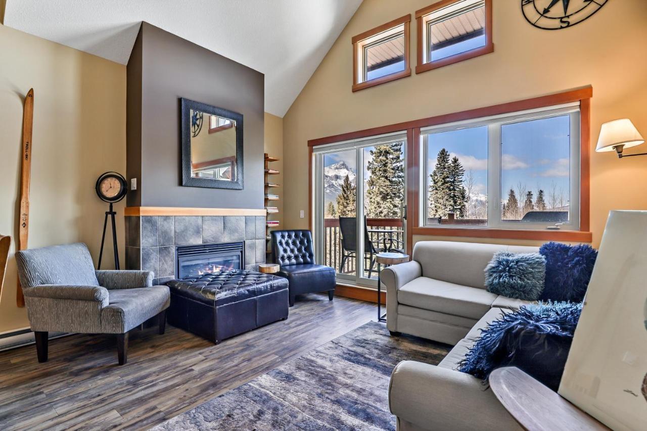 Spectacular Mountain View Corner Unit Pool Hot Tub Park Pass Apartment Canmore Exterior photo